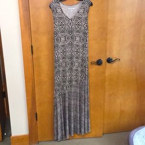 Soft Surroundings print maxi dress. Poly/spandex. Black and beige. Worn once.
